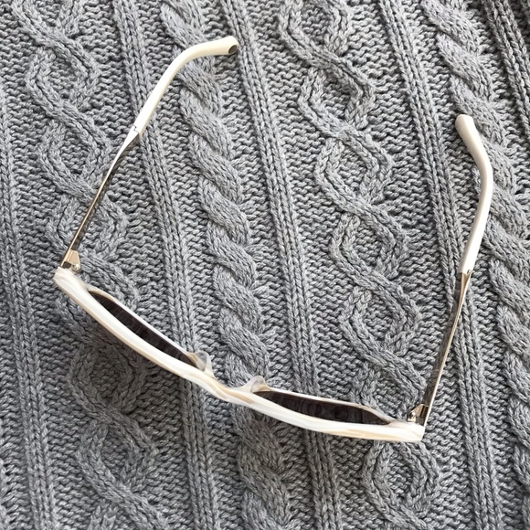 Fossil mirror lens, cream tortoise gold sunglasses - Picture 4 of 8